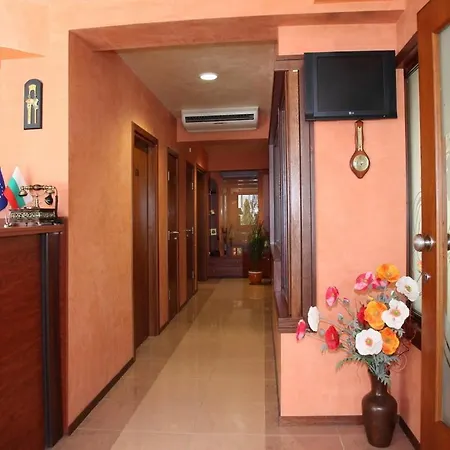 Contessa 3* Шумен